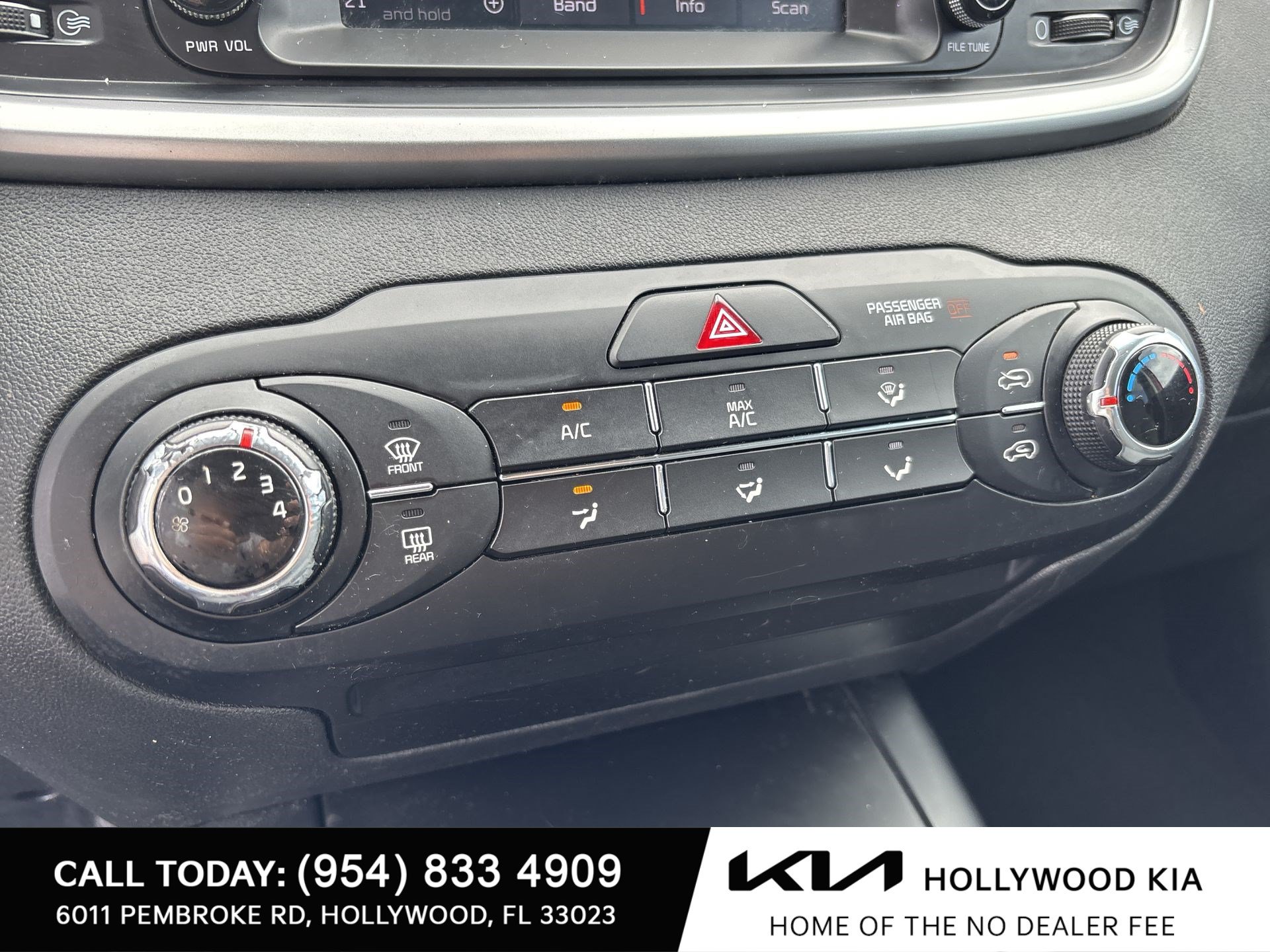 Used 2019 Kia Sorento FWD image 16