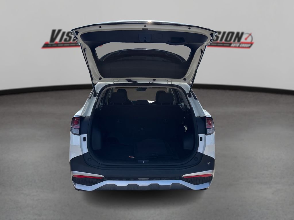 Used 2023 Kia Sportage LX image 11