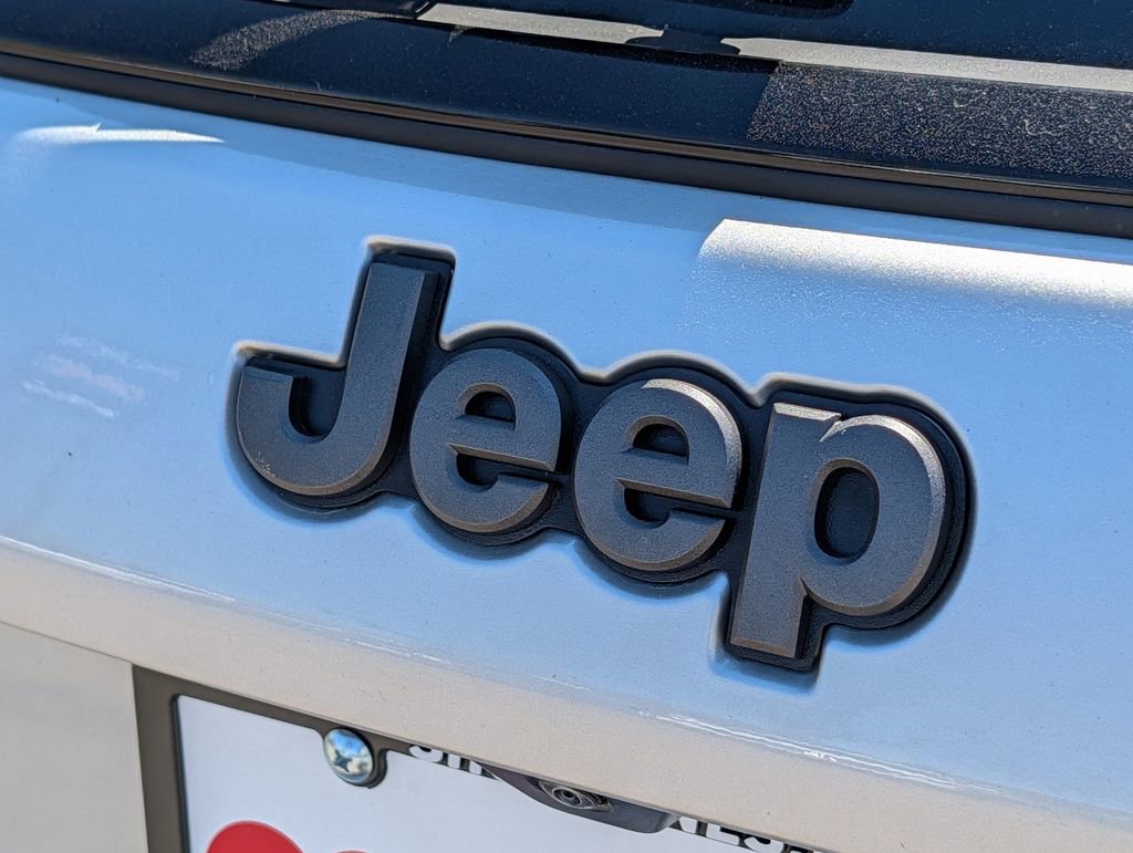 Used 2025 Jeep Compass Trailhawk AWD/4WD image 10