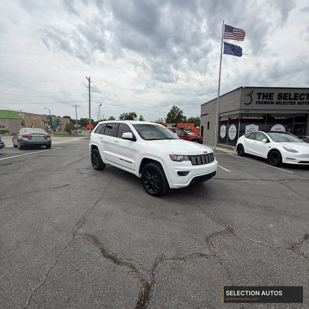 Used 2020 Jeep Grand Cherokee Altitude