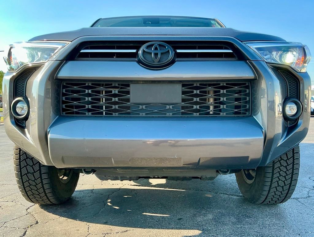Used 2022 Toyota 4Runner SR5 Premium w/ Moonroof Package image 9