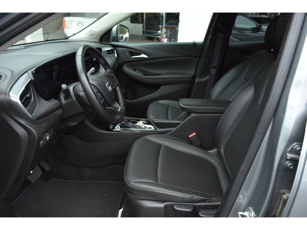 Used 2024 Buick Encore GX Sport Touring image 10