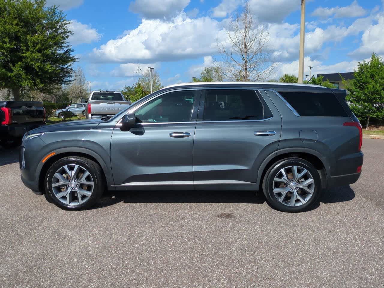 Used 2020 Hyundai Palisade SEL w/ Premium Package image 3