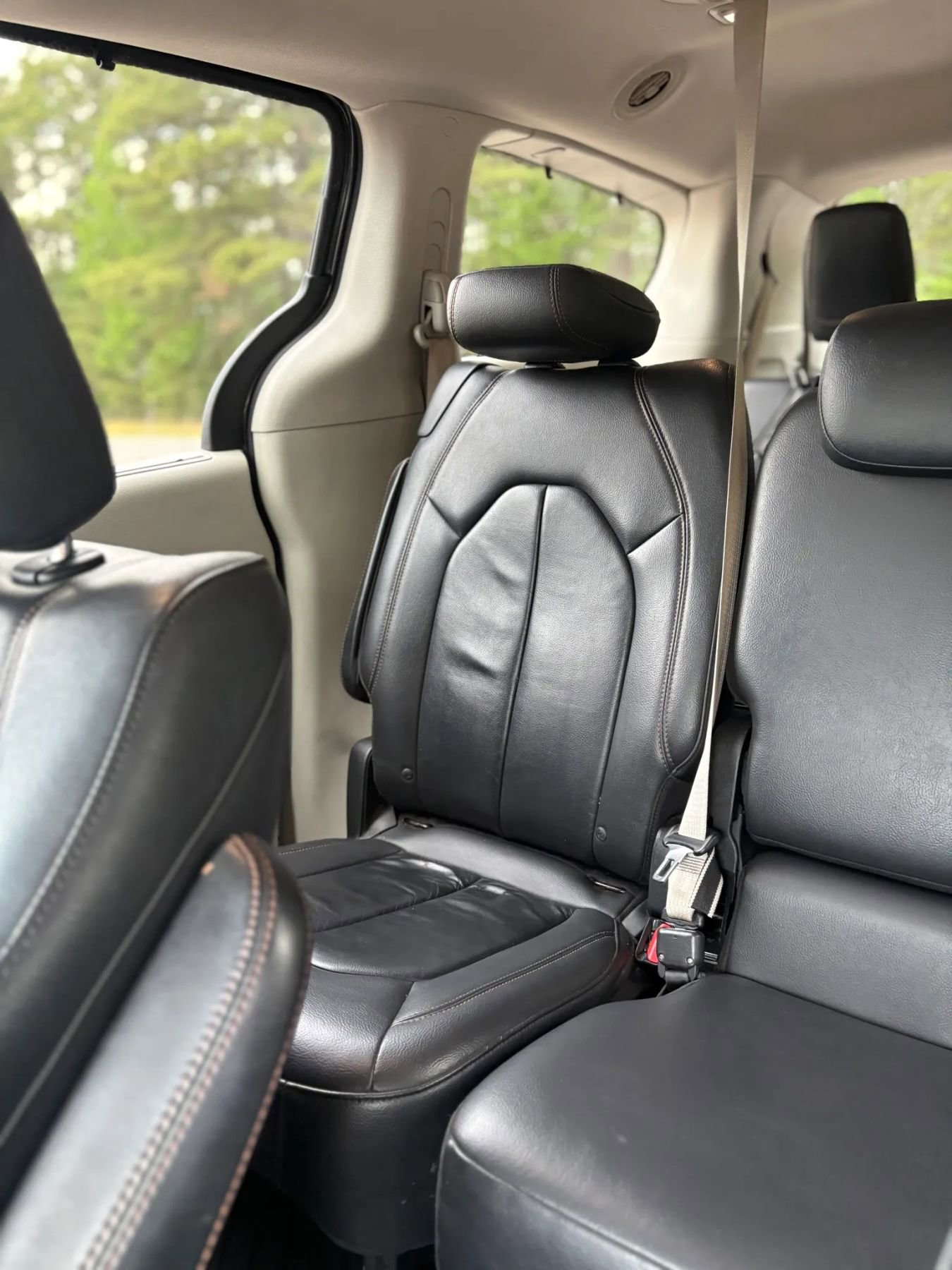 Used 2017 Chrysler Pacifica Touring-L w/ Tire & Wheel Group FWD image 22