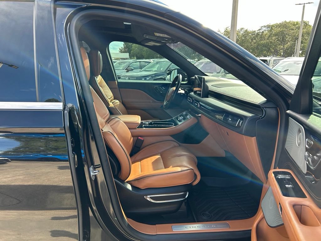 Used 2020 Lincoln Aviator Black Label w/ Dynamic Handling Package AWD/4WD image 34
