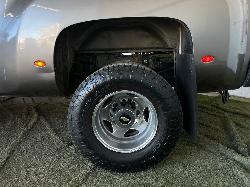 Used 2013 Chevrolet Silverado 3500 LTZ w/ LTZ Plus Package image 12