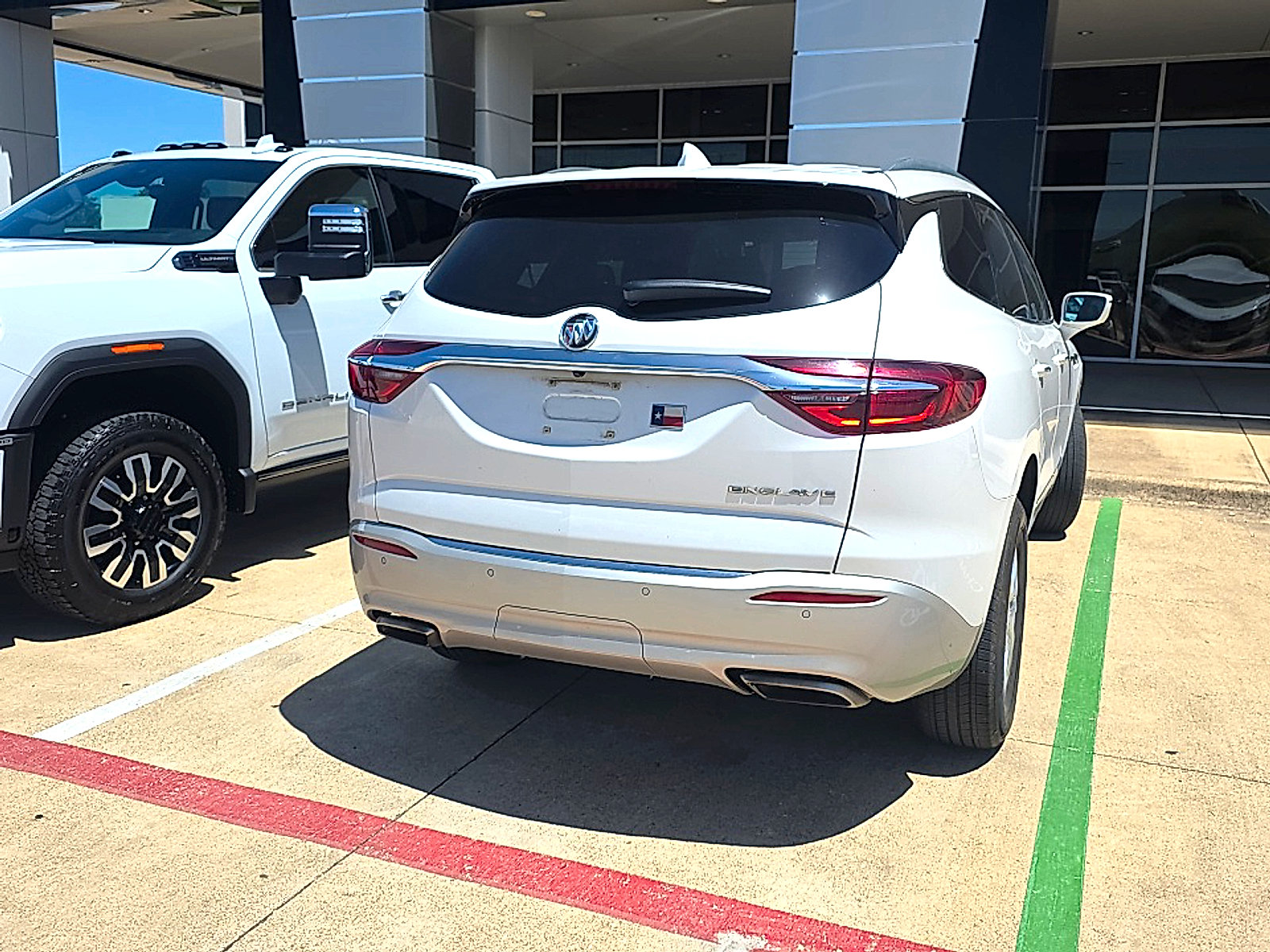 Used 2019 Buick Enclave Essence FWD image 5