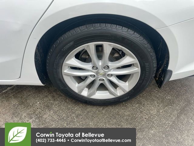 Used 2017 Chevrolet Malibu LT image 24