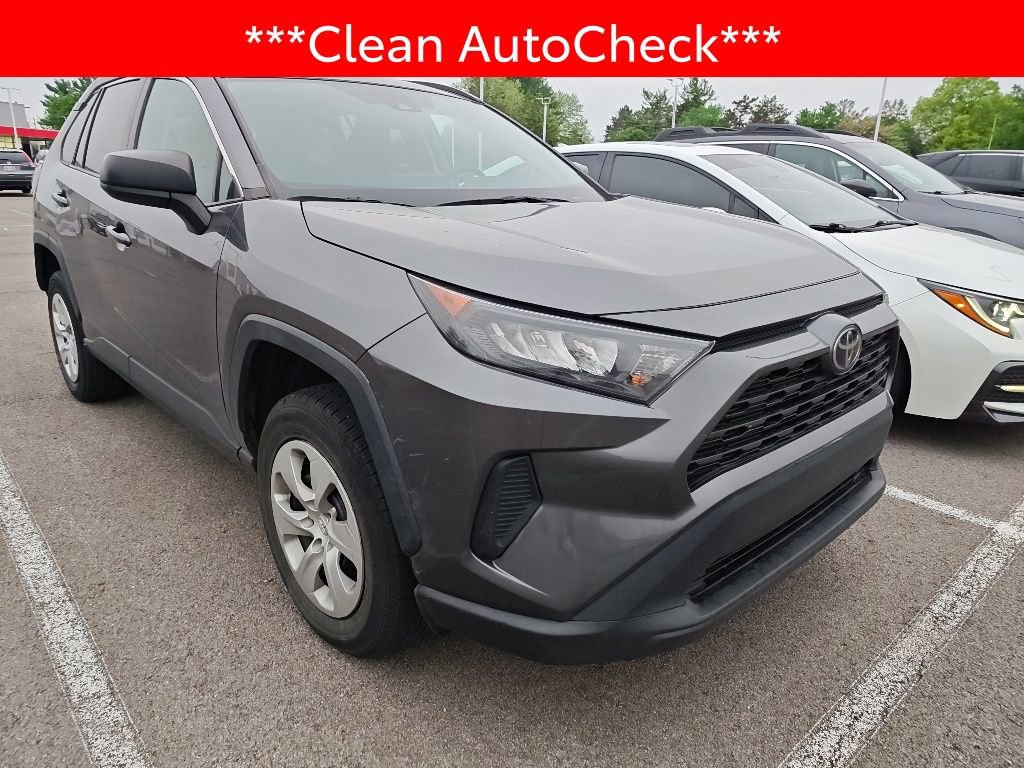 Used 2021 Toyota RAV4 LE AWD/4WD image 3