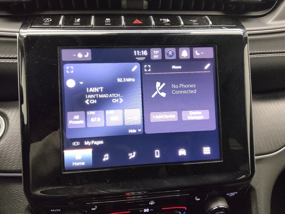 Used 2023 Jeep Grand Cherokee Laredo w/ Luxury Tech Group I AWD/4WD image 25