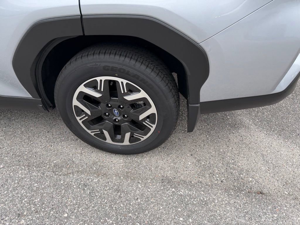 Used 2025 Subaru Forester Premium w/ Protection Package image 10