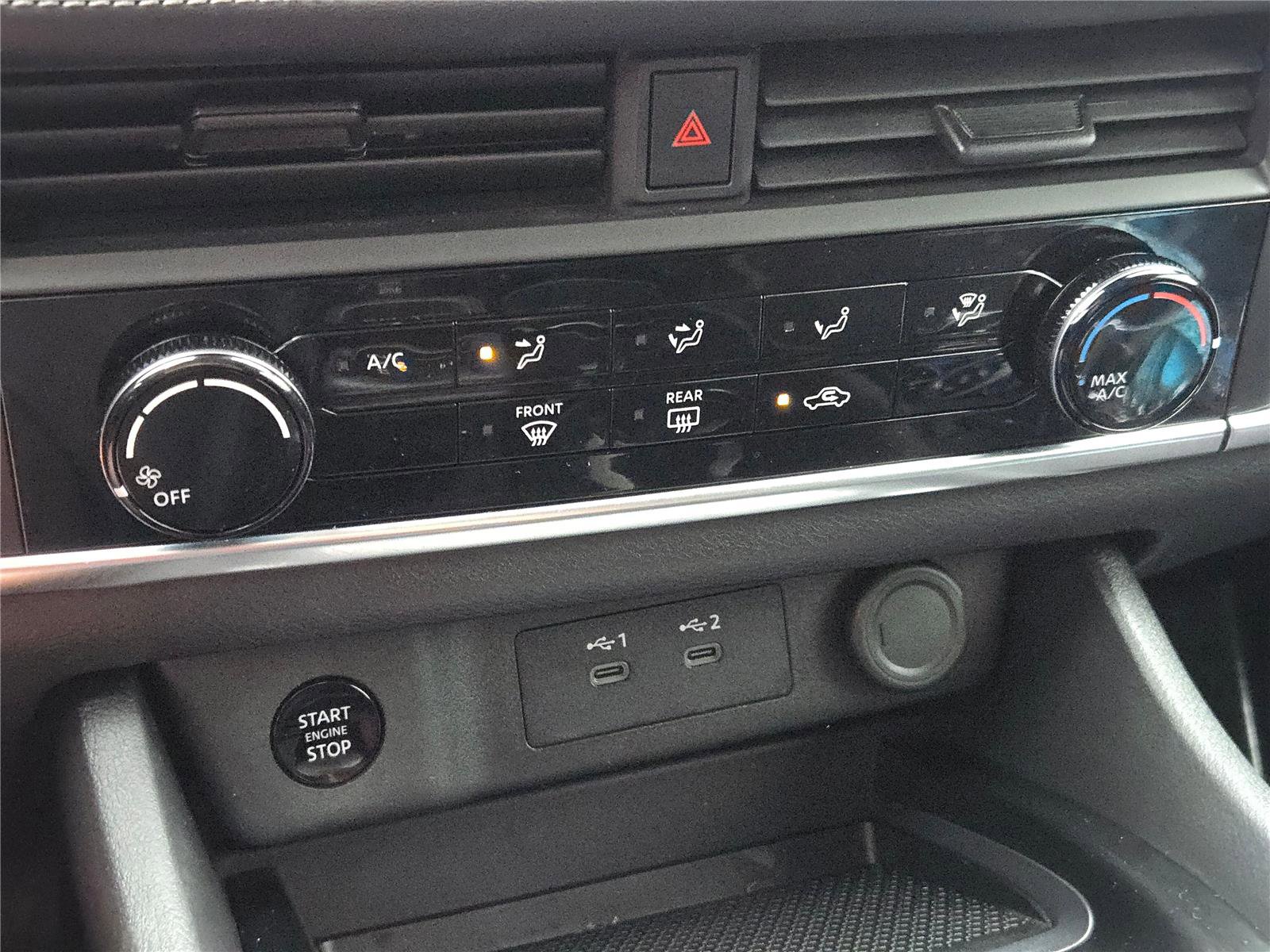 Used 2024 Nissan Rogue S image 29