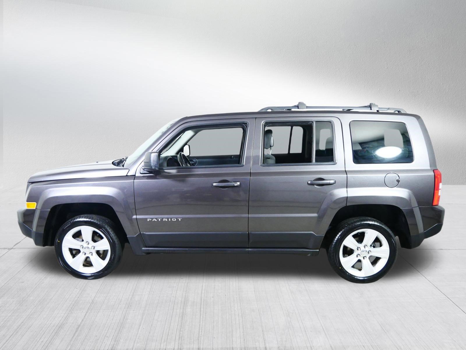 Used 2016 Jeep Patriot Latitude AWD/4WD image 4