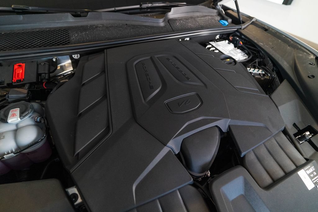 New 2025 Porsche Cayenne Coupe AWD/4WD image 42