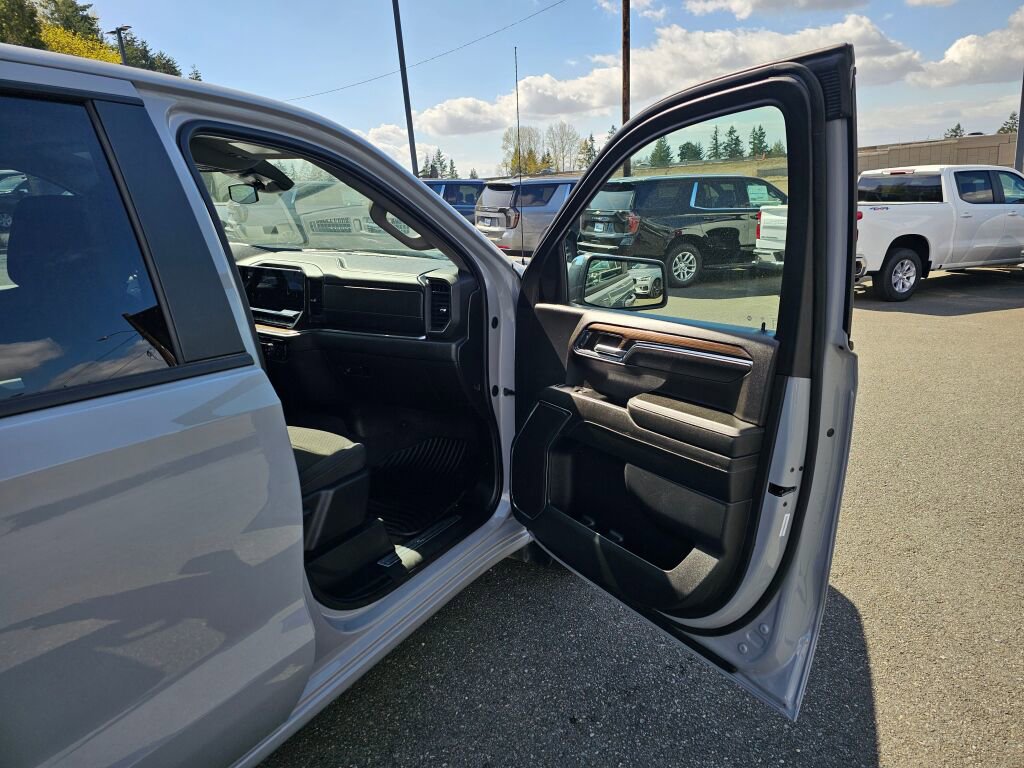 Used 2024 Chevrolet Silverado 1500 LT w/ Z71 Off-Road Package image 27