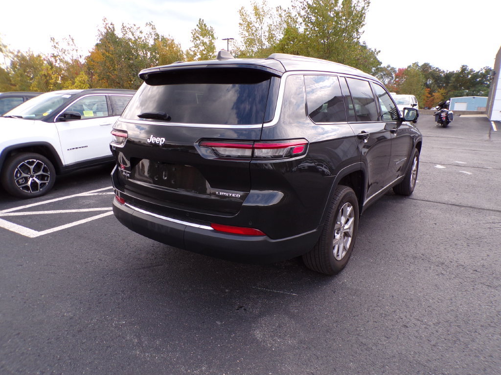 Used 2023 Jeep Grand Cherokee L Limited AWD/4WD image 11