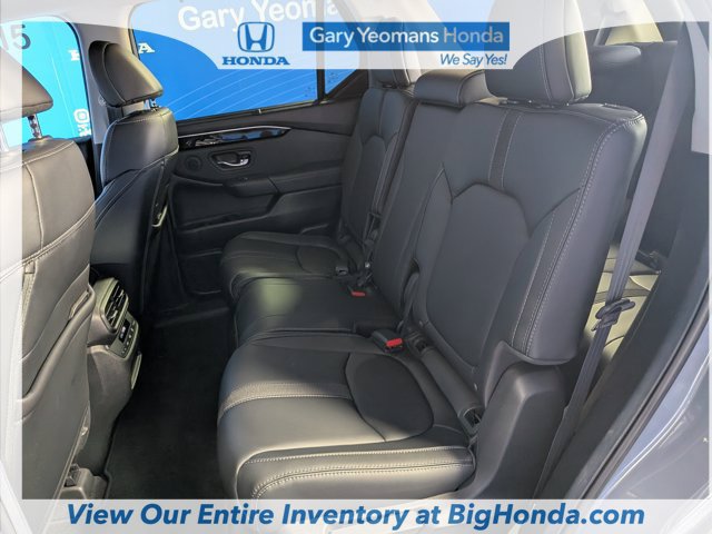 Certified 2025 Honda Pilot Touring image 14