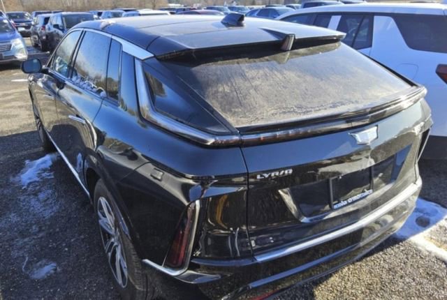 Used 2024 Cadillac Lyriq Luxury w/ LPO, Floor Liner Package image 4