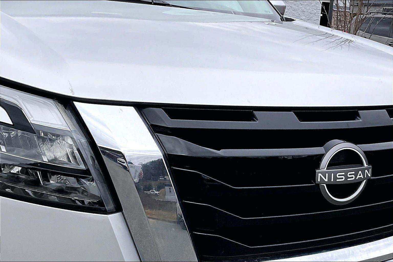 Certified 2024 Nissan Pathfinder SV image 29