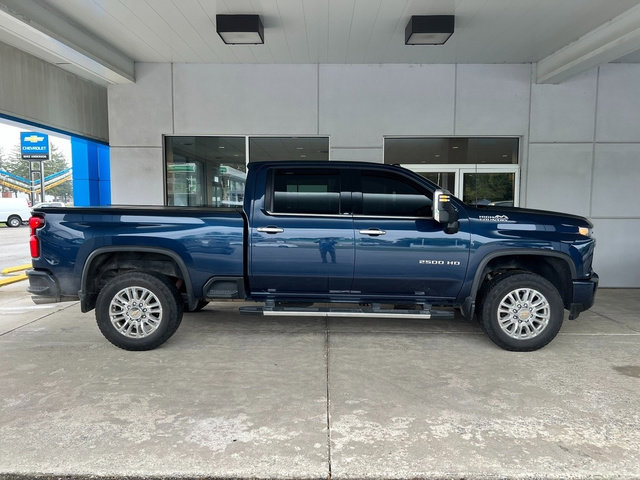 Used 2022 Chevrolet Silverado 2500 High Country w/ Technology Package image 6