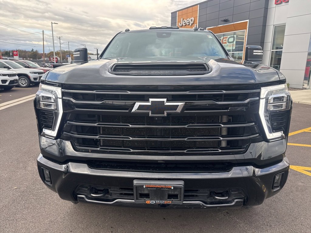 Used 2024 Chevrolet Silverado 2500 LT w/ Midnight Edition image 2