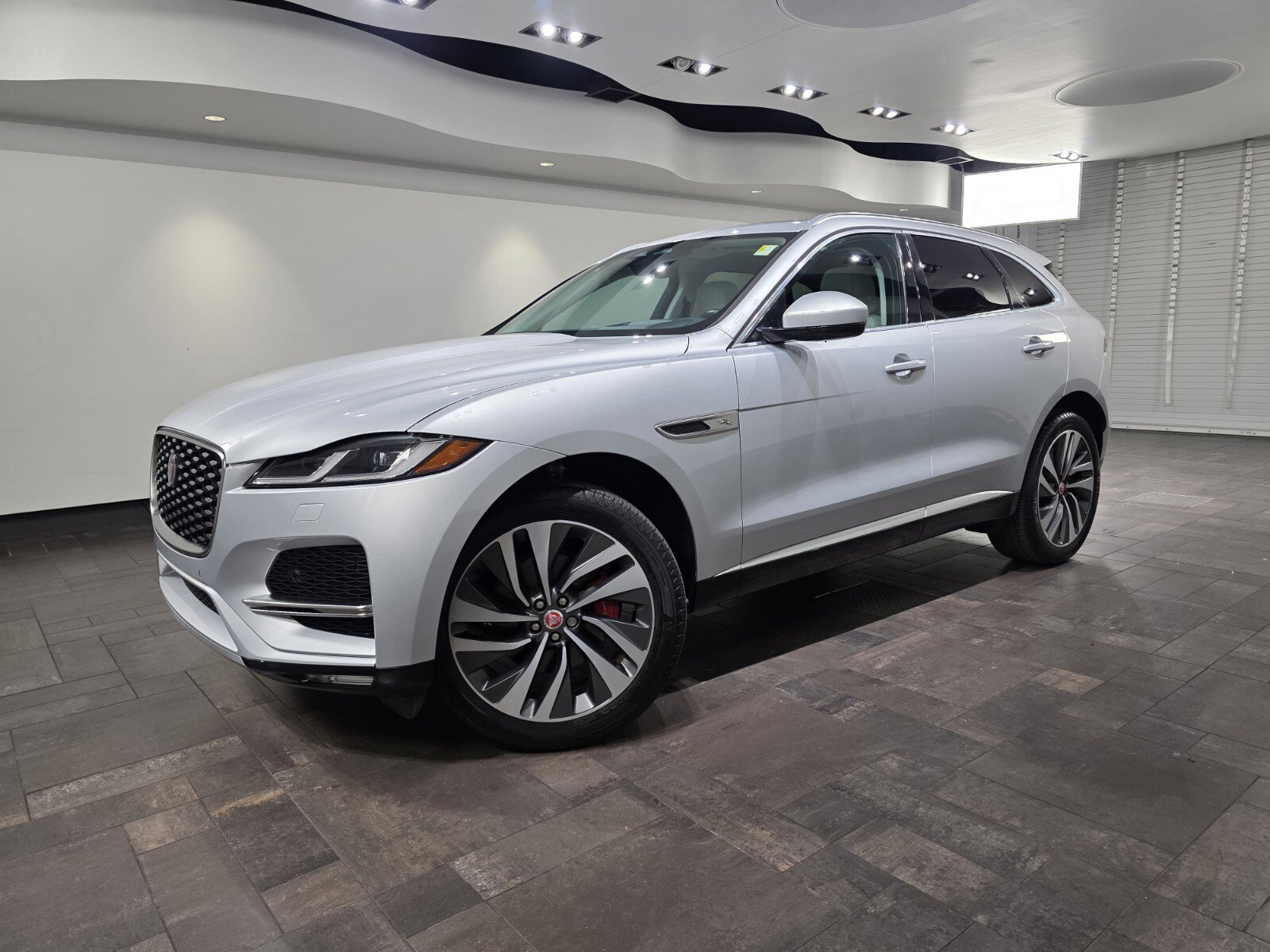 Used 2022 Jaguar F-PACE S AWD/4WD image 1