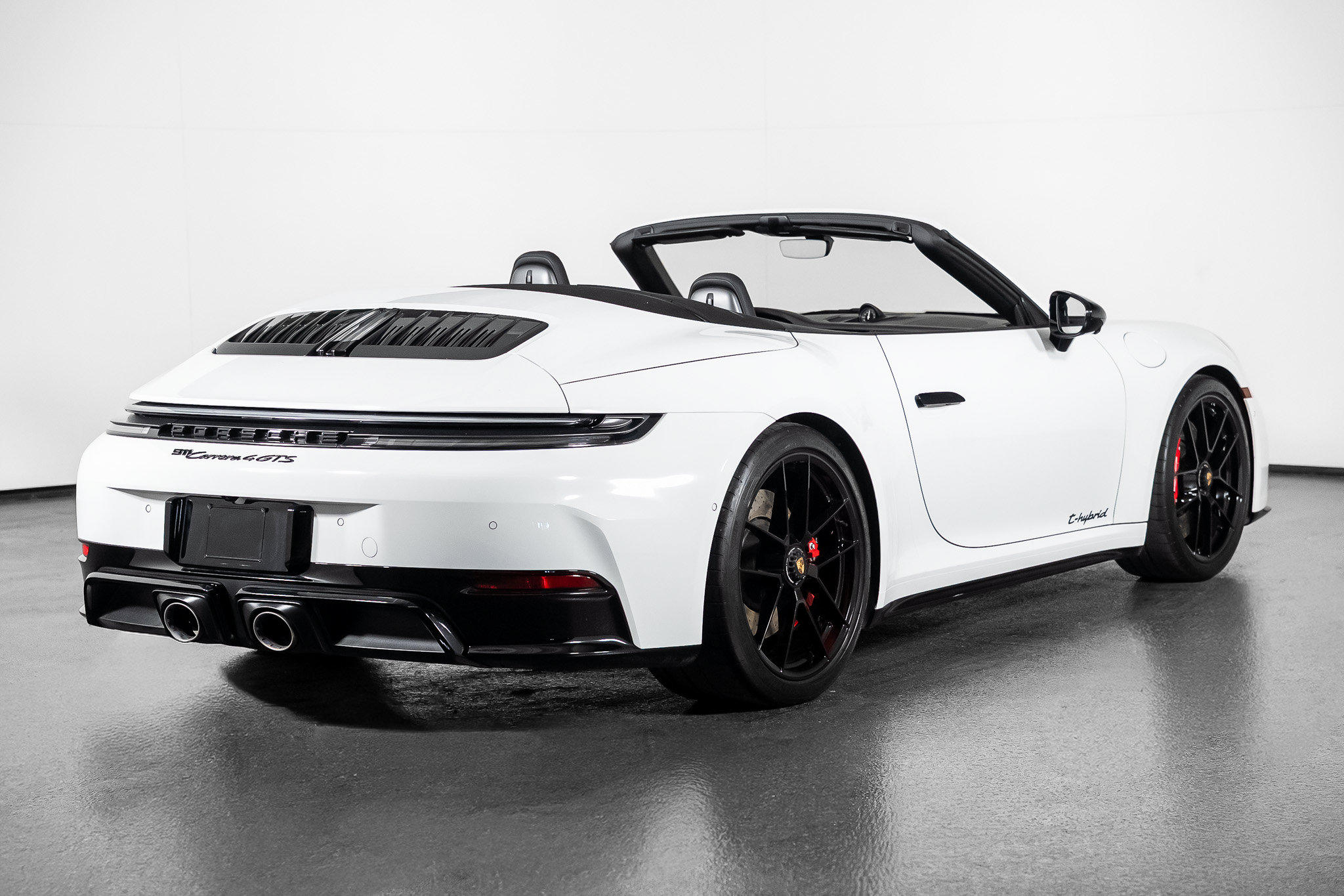 Used 2025 Porsche 911 Carrera 4 GTS AWD/4WD image 29