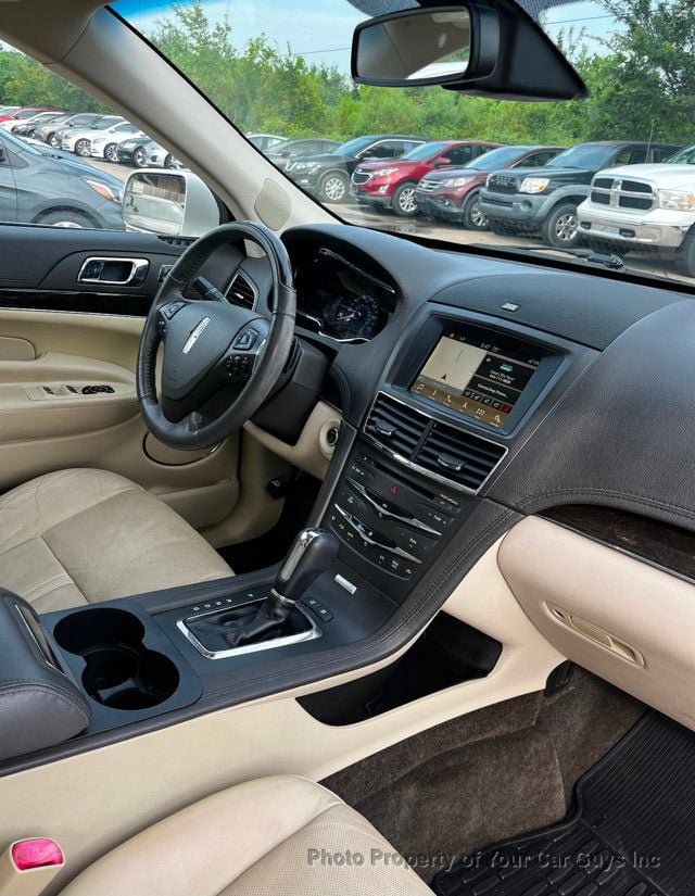 Used 2019 Lincoln MKT AWD image 21