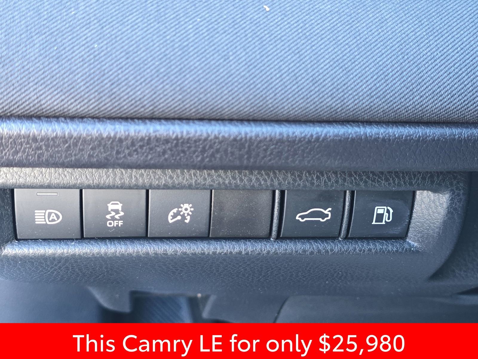 Used 2025 Toyota Camry LE image 33