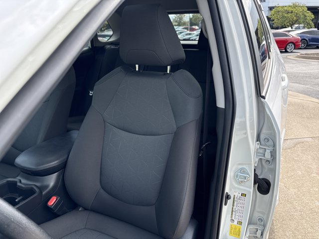 Used 2025 Toyota RAV4 XLE w/ Convenience Package FWD image 18