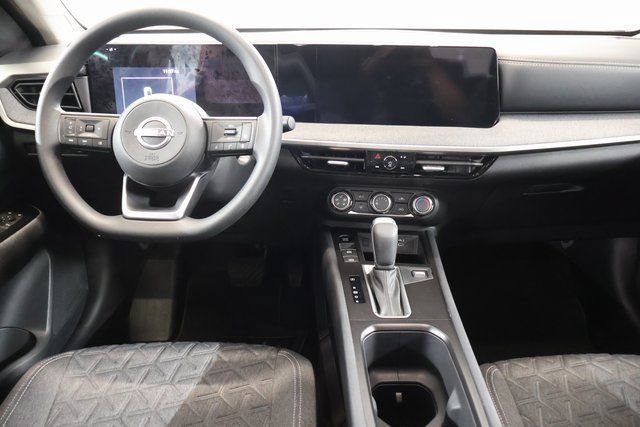 Used 2025 Nissan Kicks SV w/ Illumination Package FWD image 14