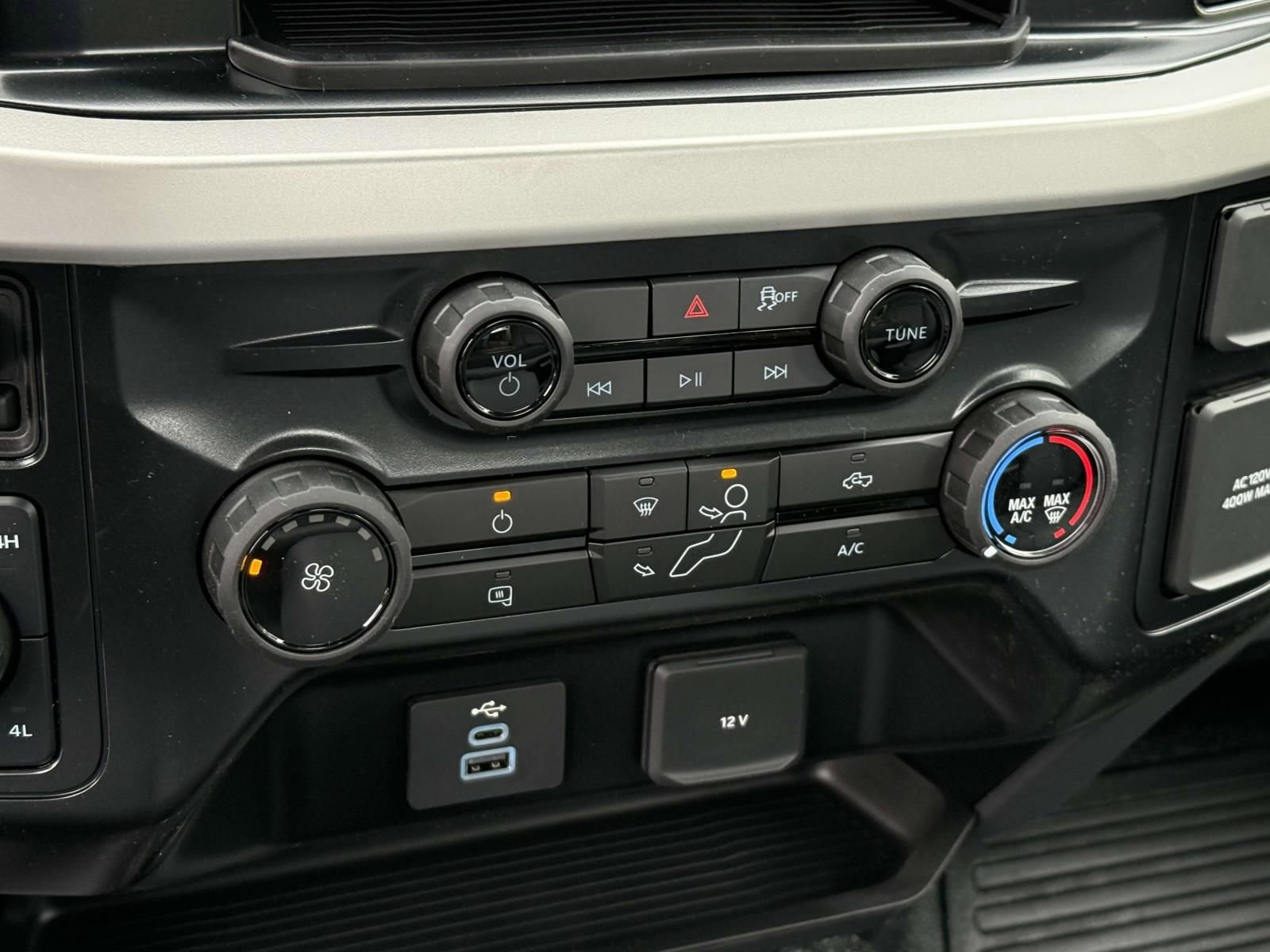 New 2025 Ford F550 4x4 SuperCab Super Duty image 14