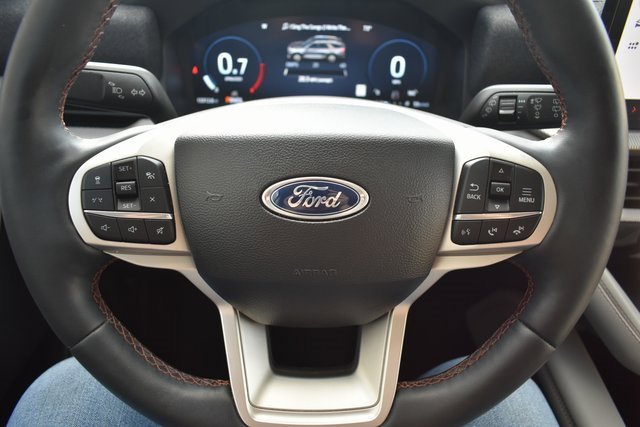 Used 2025 Ford Explorer Active w/ Active Comfort Package image 18