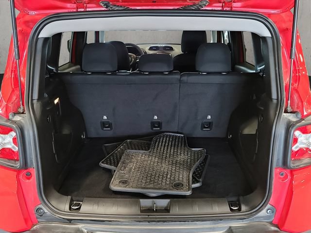Used 2023 Jeep Renegade Trailhawk w/ Trailer Tow Group AWD/4WD image 17