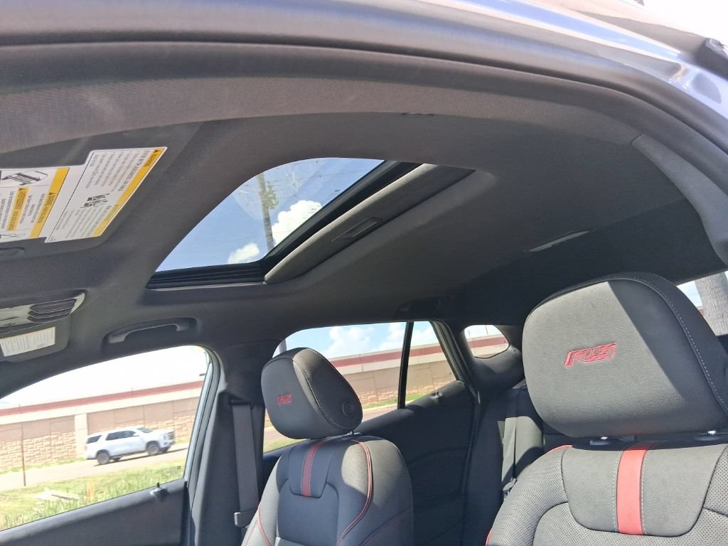 Used 2026 Chevrolet Trax RS w/ Sunroof Package FWD image 17