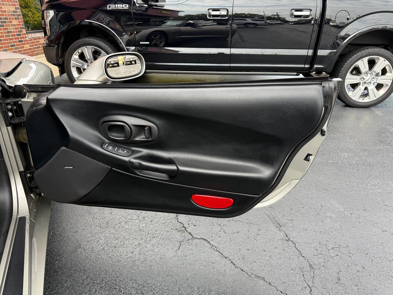 Used 2000 Chevrolet Corvette Convertible w/ Memory Pkg image 22