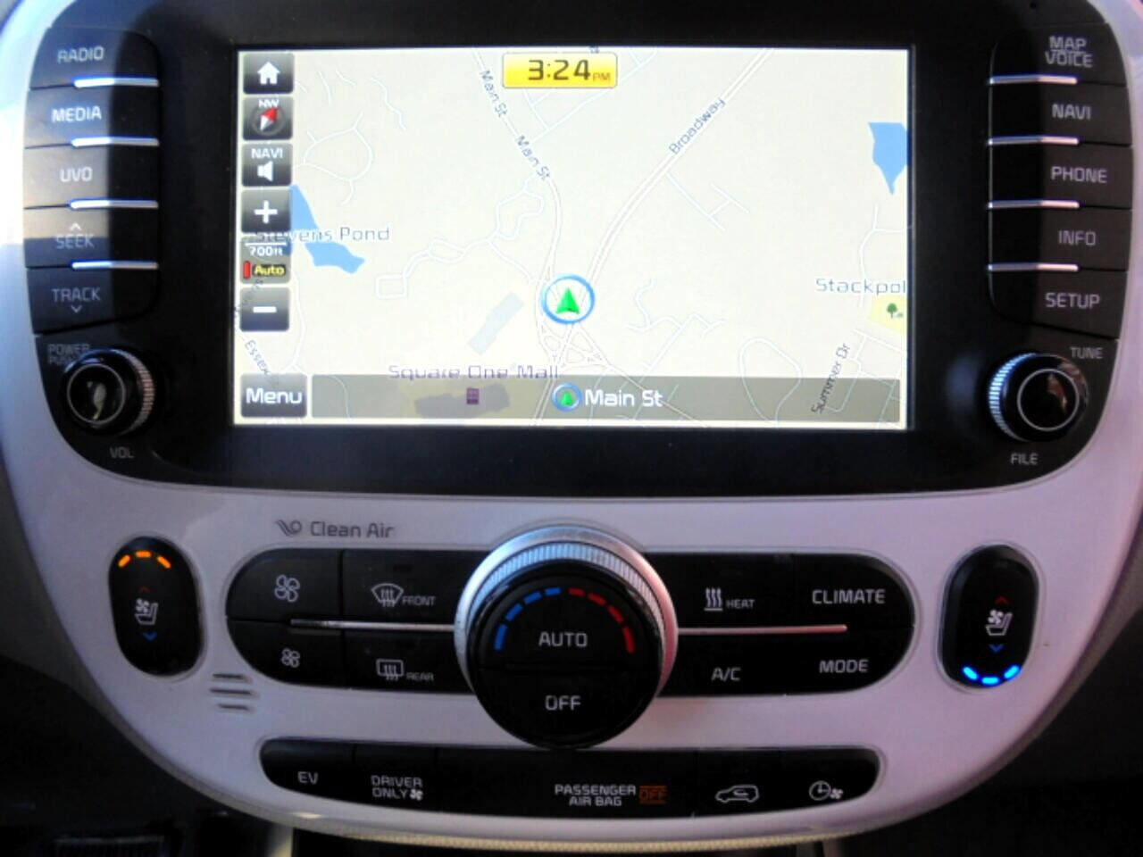 Used 2015 Kia Soul EV + image 9