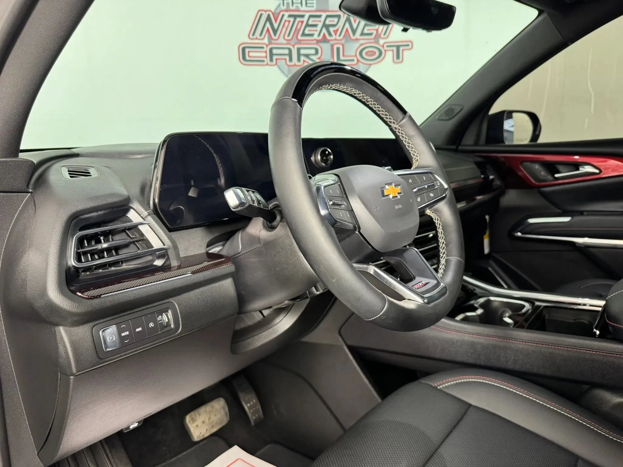Used 2025 Chevrolet Traverse Z71 w/ Enhanced Driving Package AWD/4WD image 10