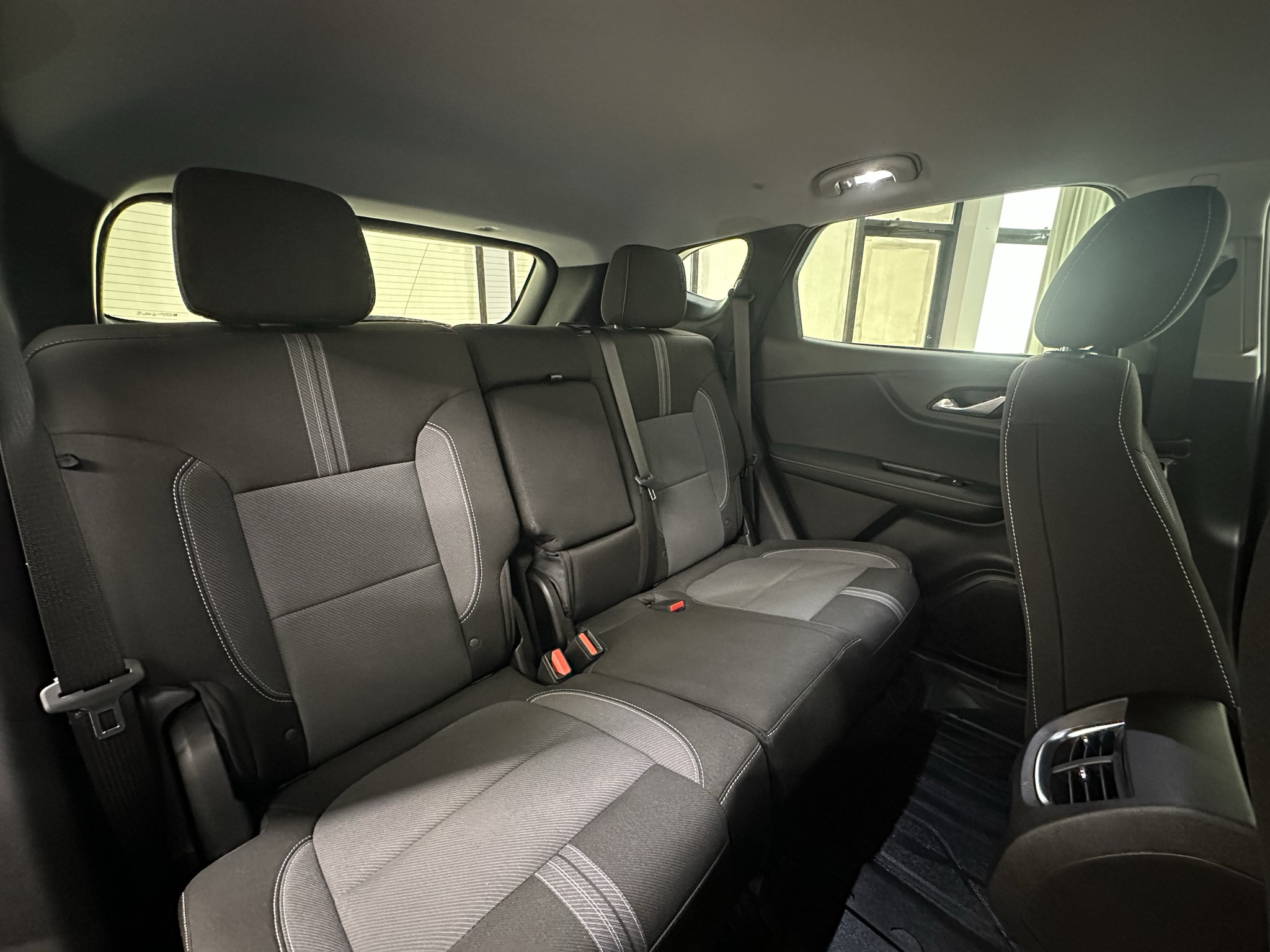Used 2025 Chevrolet Blazer LT w/ Convenience Package FWD image 18