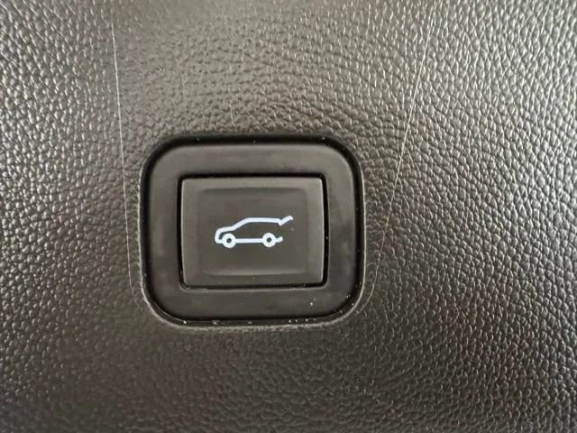 Used 2024 Buick Enclave Essence w/ Sport Touring Edition image 8