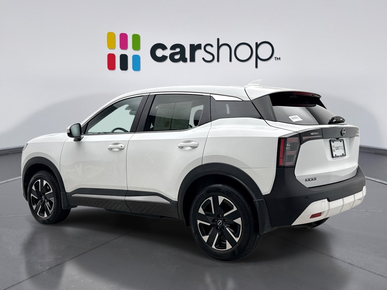 Used 2025 Nissan Kicks SV AWD/4WD image 3