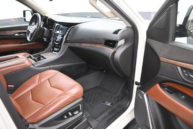 Used 2015 Cadillac Escalade Premium AWD/4WD image 9