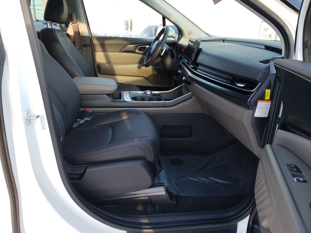 New 2026 Kia Carnival LXS image 18