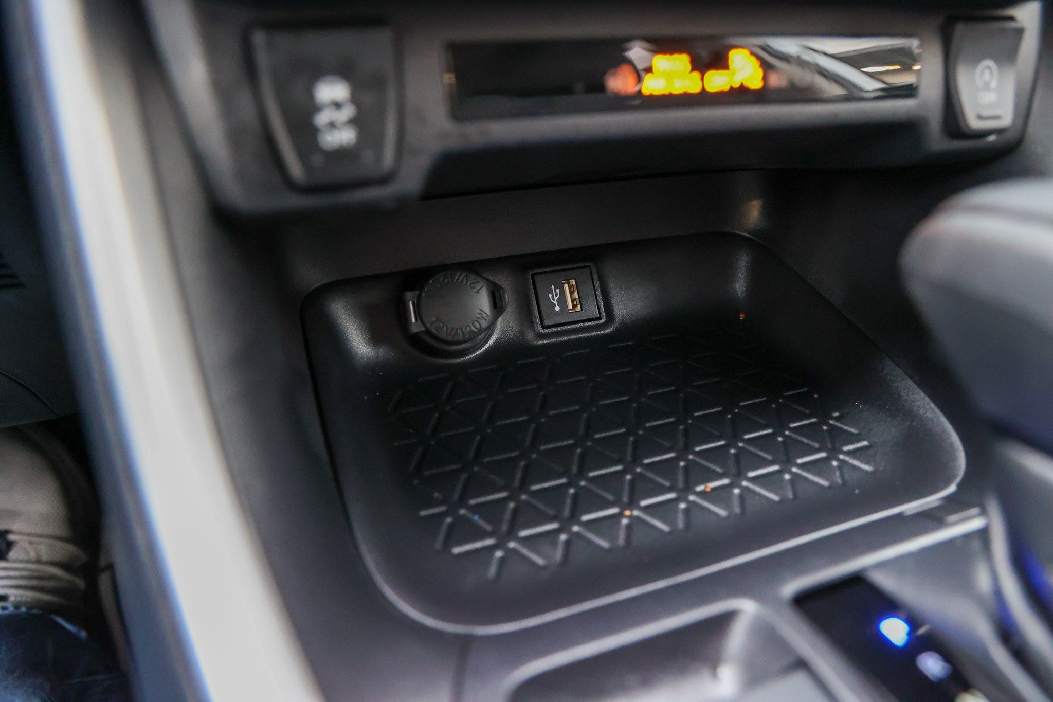 Certified 2025 Toyota RAV4 XLE FWD image 23