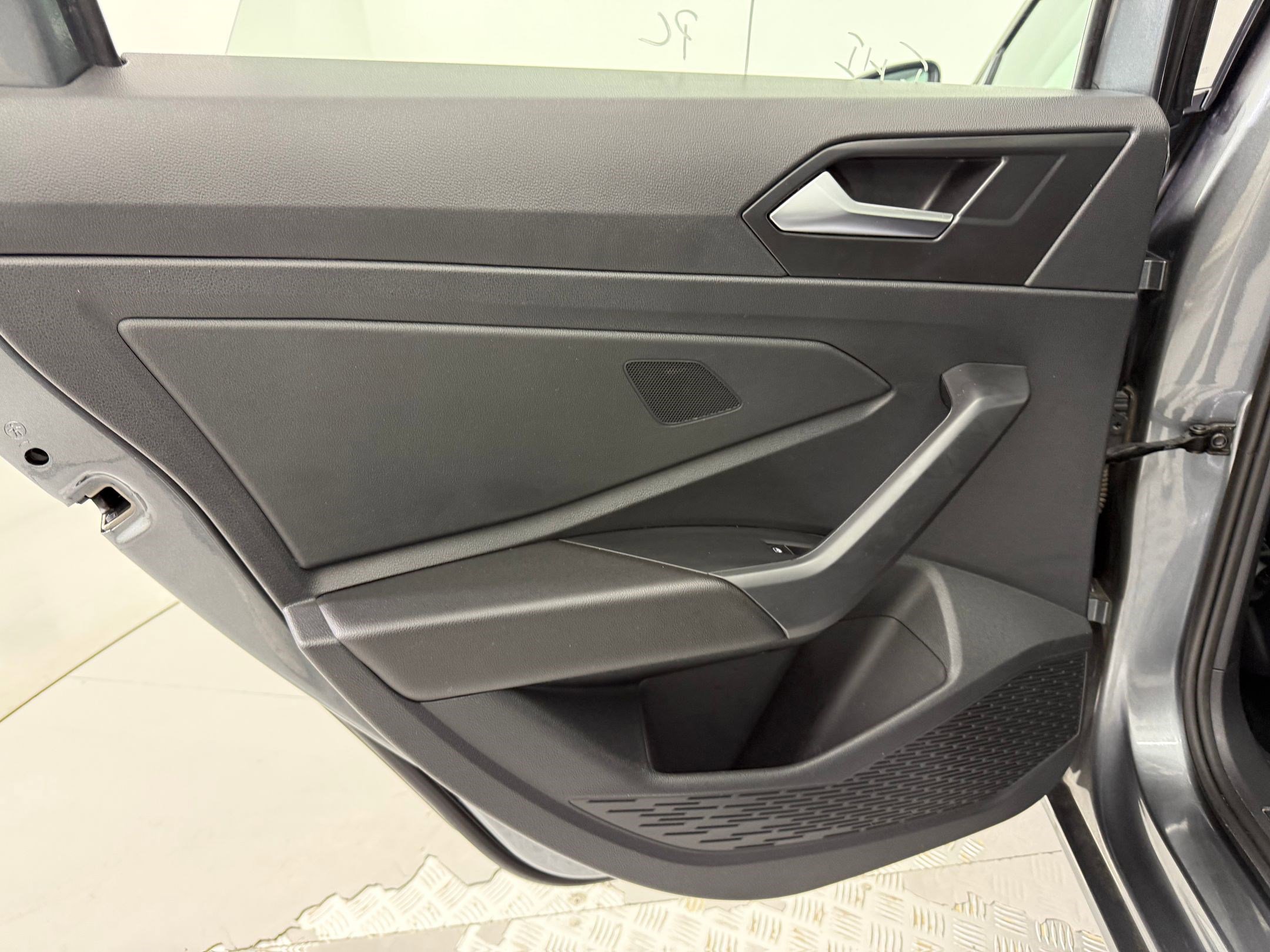 Used 2024 Volkswagen Jetta SE image 25