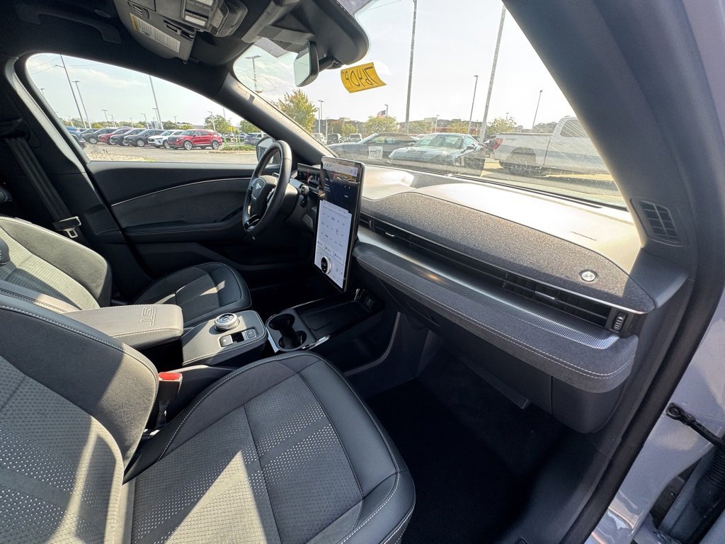 Certified 2024 Ford Mustang Mach-E GT image 18