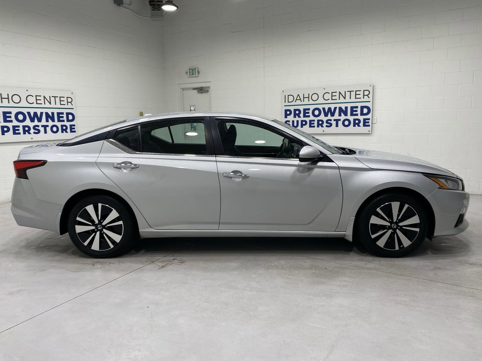 Used 2022 Nissan Altima 2.5 SV FWD image 9