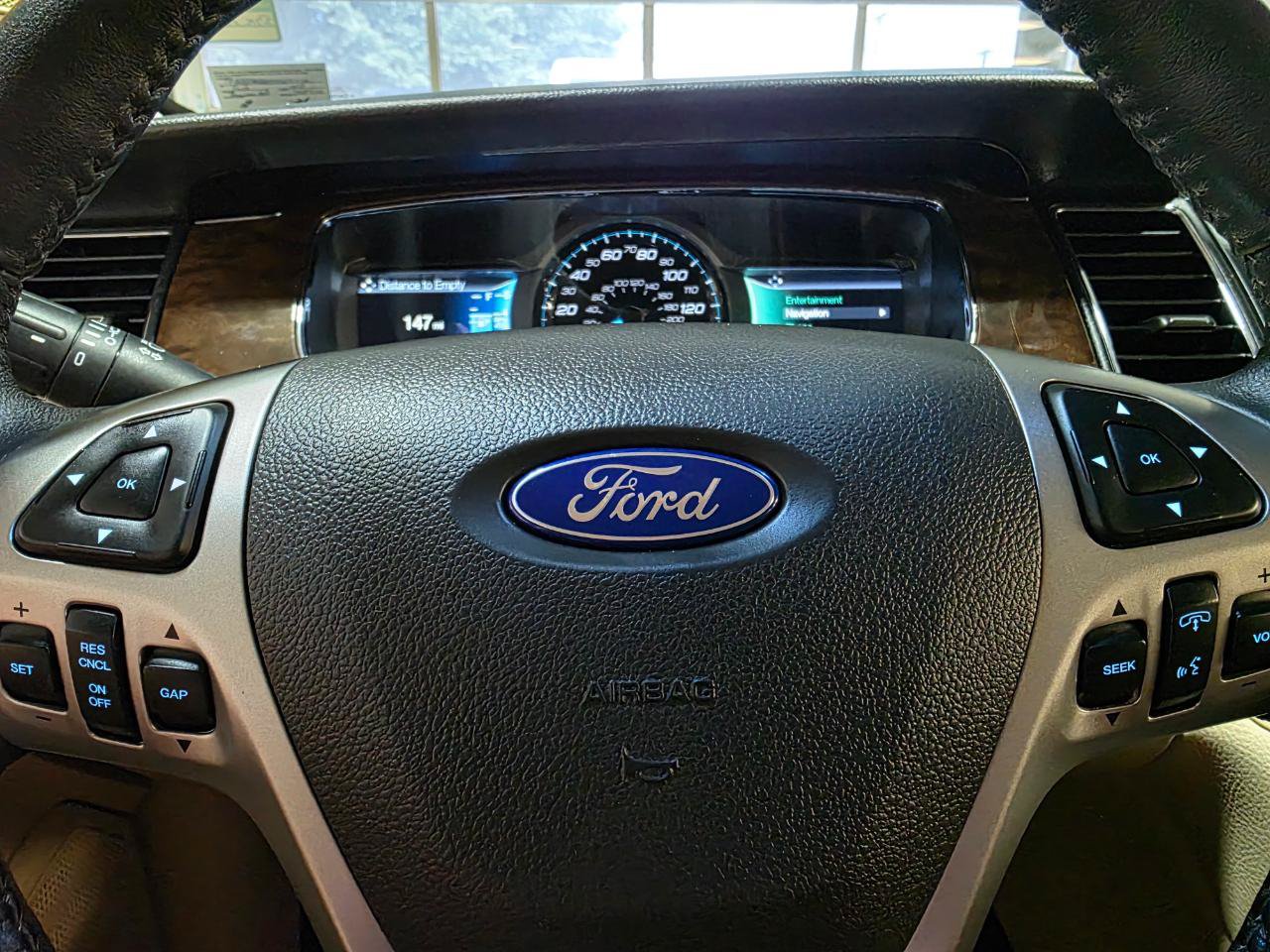 Used 2015 Ford Taurus Limited w/ Equipment Group 301A AWD/4WD image 30