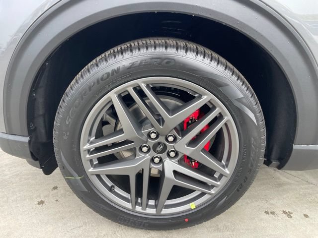 New 2026 Ford Explorer ST-Line w/ ST-Line Street Pack RWD image 32