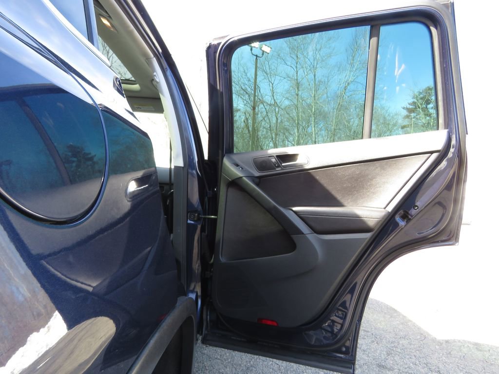 Used 2016 Volkswagen Tiguan SE image 15